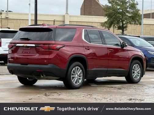 Radiant Red Tintcoat 2023 Chevrolet Traverse LT Leather