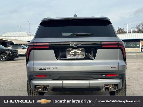 Sterling Gray Metallic 2026 Chevrolet Traverse AWD Z71