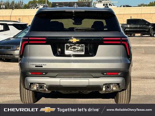 Sterling Gray Metallic 2026 Chevrolet Traverse LT