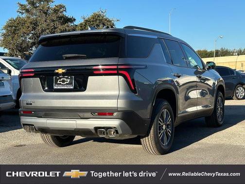 Sterling Gray Metallic 2026 Chevrolet Traverse LT