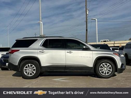 2021 Chevrolet Traverse LT Cloth