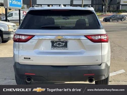 2021 Chevrolet Traverse LT Cloth
