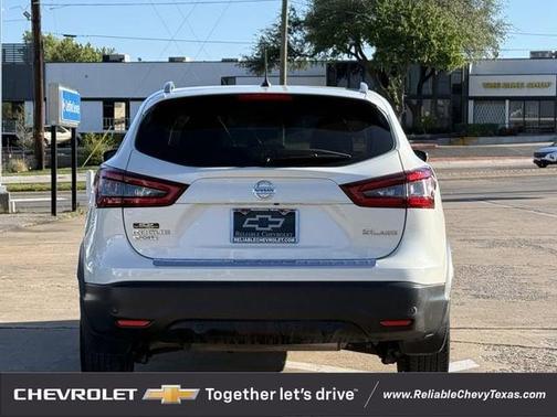 2022 Nissan Rogue Sport SL