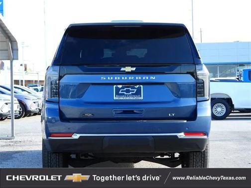 2026 Chevrolet Suburban LT