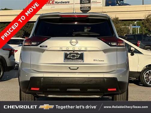 2024 Nissan Rogue SV