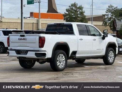White Frost Tricoat 2022 GMC Sierra 2500 Denali