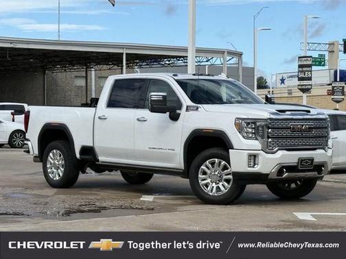 White Frost Tricoat 2022 GMC Sierra 2500 Denali