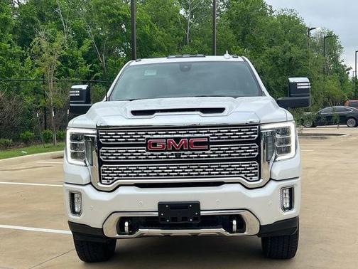 White Frost Tricoat 2022 GMC Sierra 2500 Denali