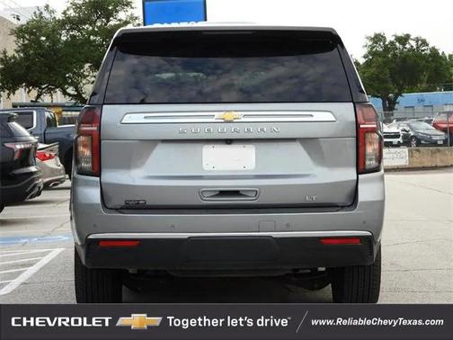 2023 Chevrolet Suburban LT