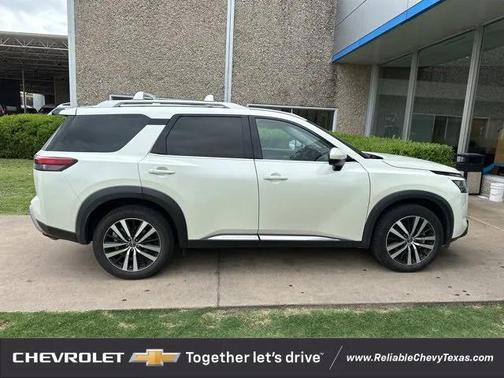 2023 Nissan Pathfinder Platinum 4WD