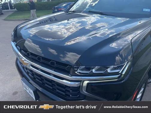 2022 Chevrolet Suburban LS