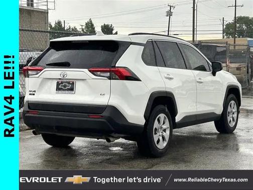 2019 Toyota RAV4 LE