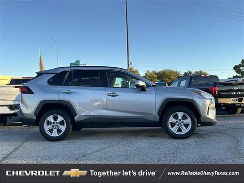 2021 Toyota RAV4 XLE