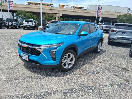 Marina Blue Metallic 2025 Chevrolet Trax LS