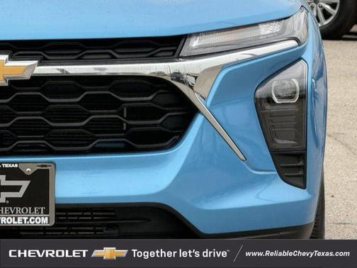 Marina Blue Metallic 2025 Chevrolet Trax LS