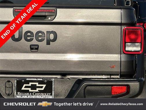 2022 Jeep Gladiator Sport