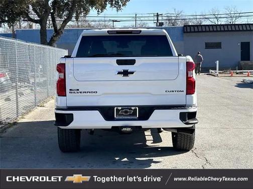 2025 Chevrolet Silverado 1500 Custom