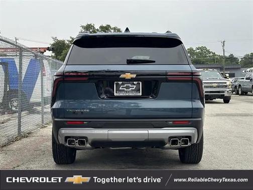 2025 Chevrolet Traverse LT