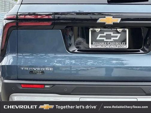 2025 Chevrolet Traverse LT