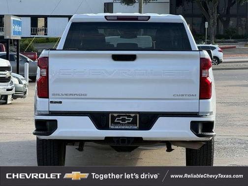 Summit White 2024 Chevrolet Silverado 1500 Custom