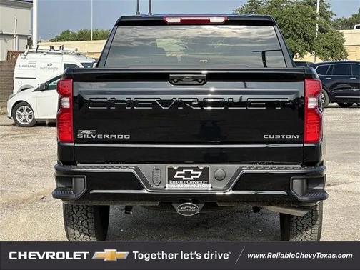 2025 Chevrolet Silverado 1500 Custom