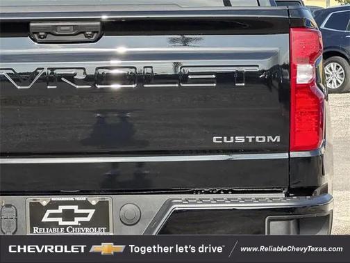 2025 Chevrolet Silverado 1500 Custom