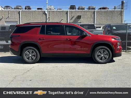 2025 Chevrolet Traverse LT