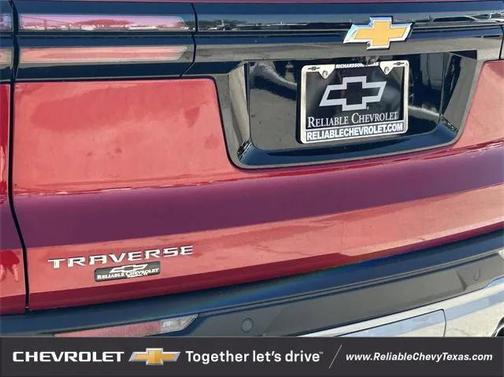 2025 Chevrolet Traverse LT