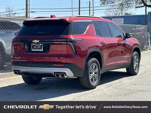 2025 Chevrolet Traverse LT
