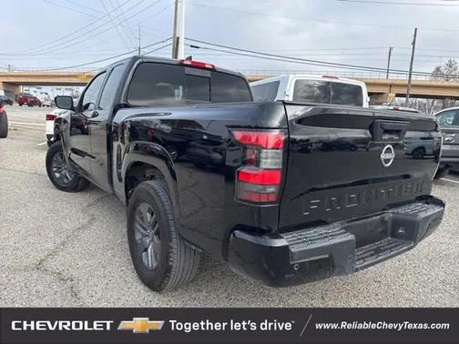 2025 Nissan Frontier SV