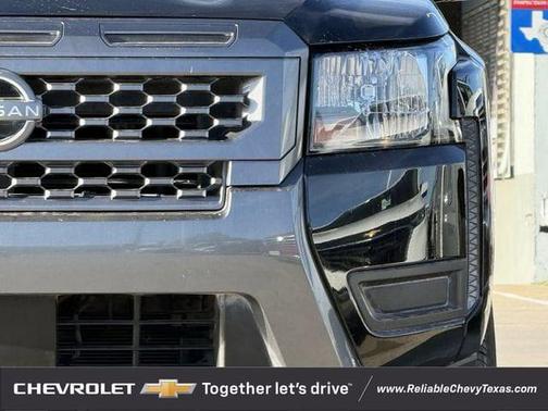 Super Black 2025 Nissan Frontier SV