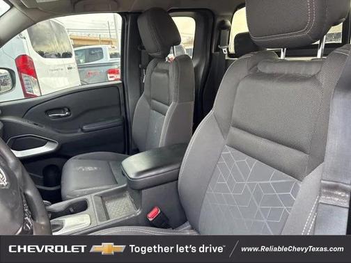 2025 Nissan Frontier SV