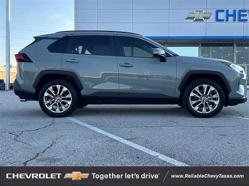 2020 Toyota RAV4 XLE Premium
