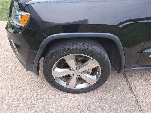 Brilliant Black Crystal Pearlcoat 2015 Jeep Grand Cherokee Limited