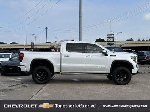 White Frost Tricoat 2023 GMC Sierra 1500 Denali