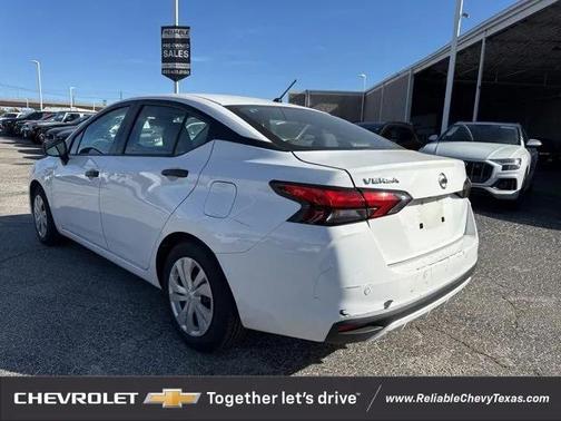 2021 Nissan Versa 1.6 S