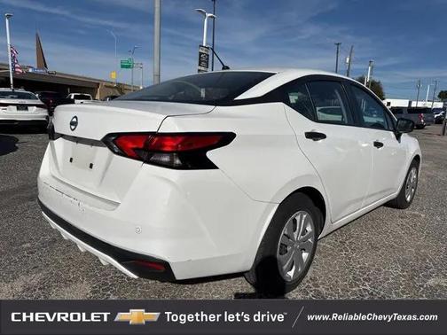 2021 Nissan Versa 1.6 S