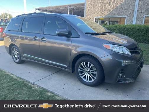 2019 Toyota Sienna XLE