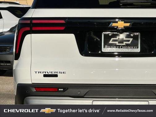Summit White 2026 Chevrolet Traverse LT