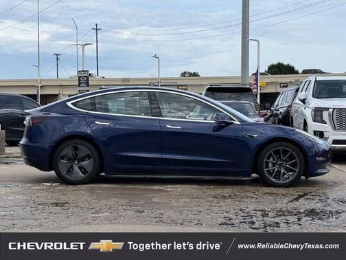 Deep Blue Metallic 2018 Tesla Model 3 Long Range