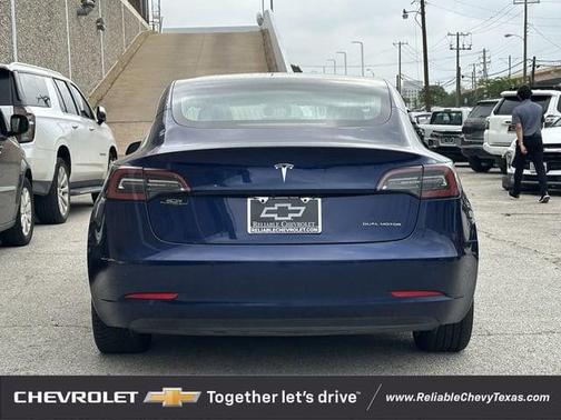 Deep Blue Metallic 2018 Tesla Model 3 Long Range