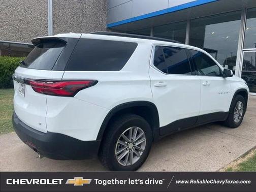 2023 Chevrolet Traverse LT Cloth