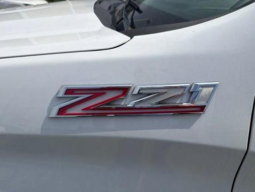 Summit White 2025 Chevrolet Silverado 1500 LT