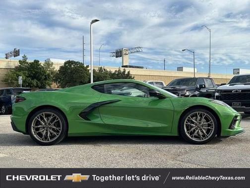 Roswell Green Metallic 2026 Chevrolet Corvette Stingray w/3LT