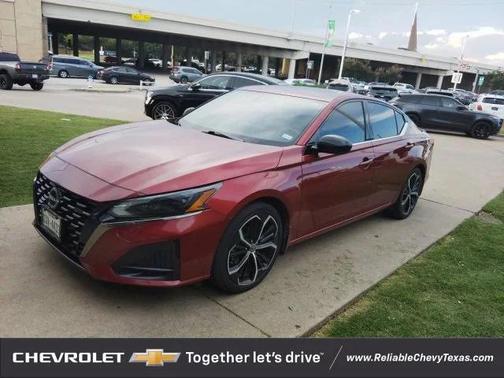 2023 Nissan Altima SR FWD