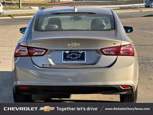 2022 Chevrolet Malibu FWD LT