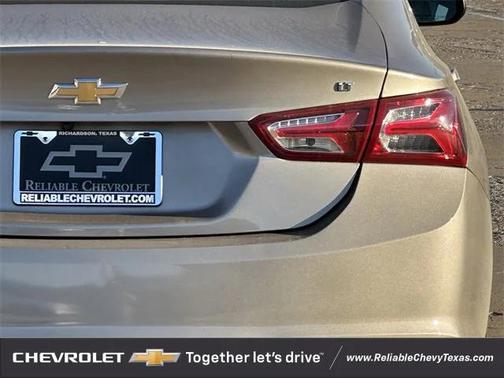 2022 Chevrolet Malibu FWD LT
