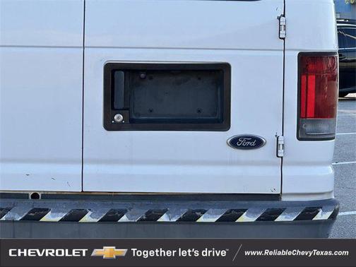 2006 Ford E350 Super Duty Base