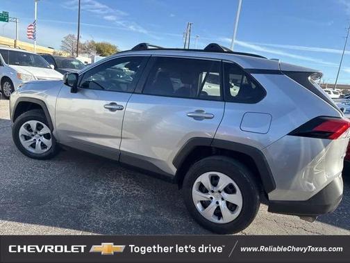 2019 Toyota RAV4 LE