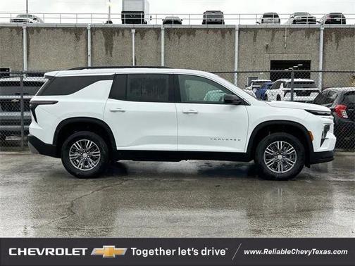 2025 Chevrolet Traverse LT